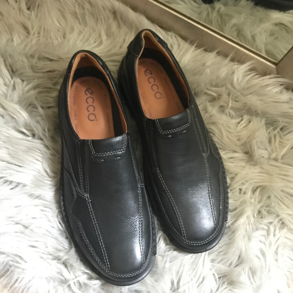 MOVING SALE✨-BRAND NEW MENS ECCO