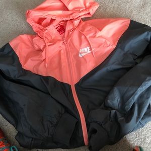 Nike womens wind breaker