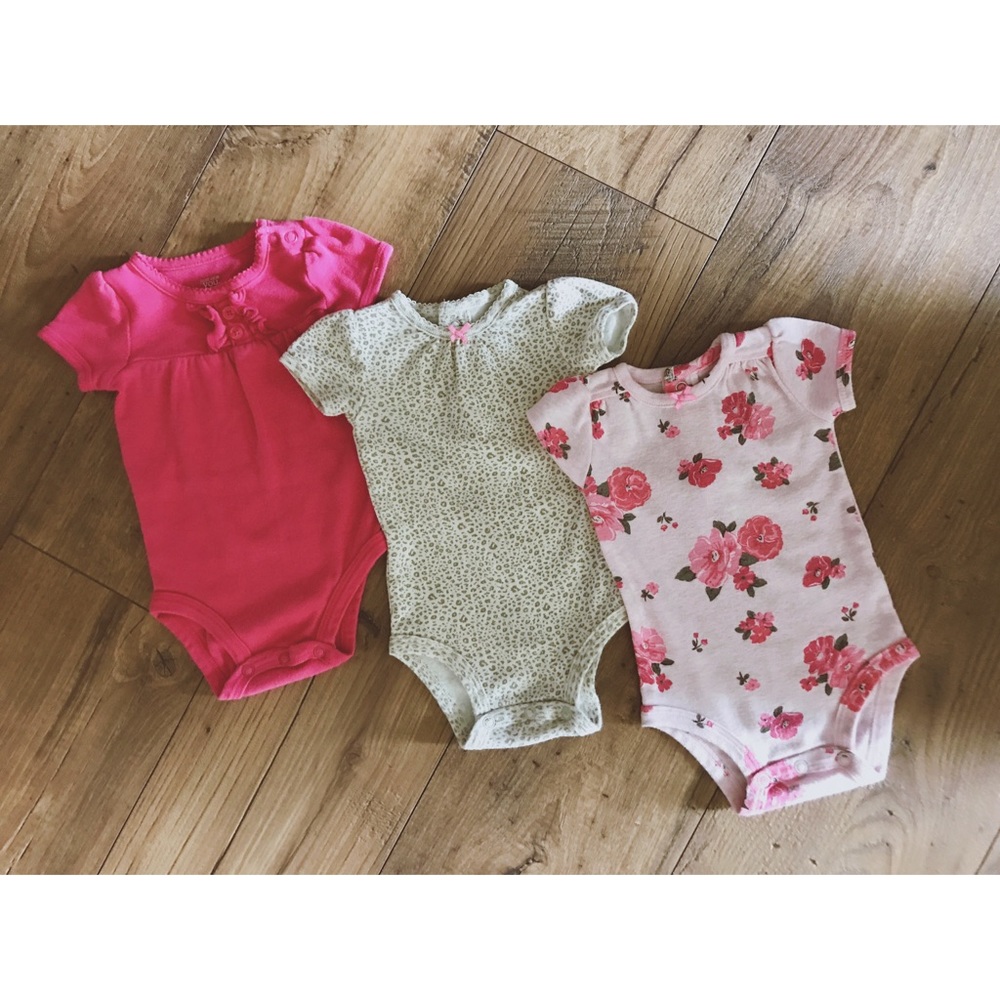 Carter's Onesies 💗🌸