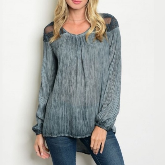 Mesh/Lace Shoulder Tunic Blouse - Picture 3 of 4