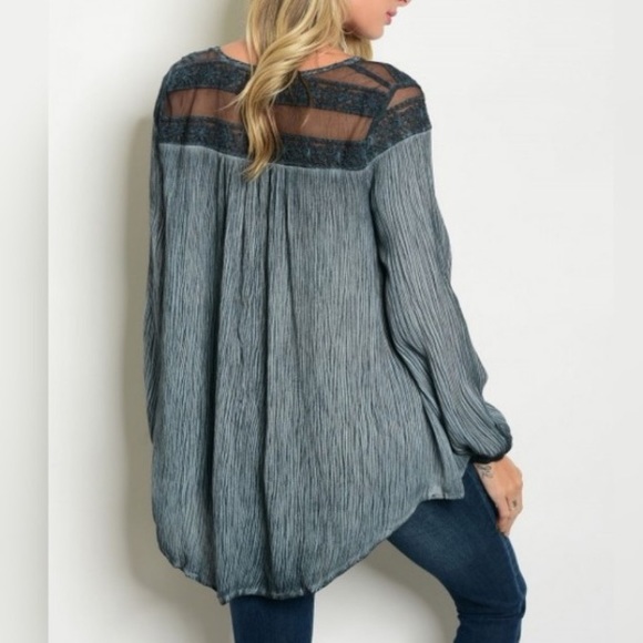 Mesh/Lace Shoulder Tunic Blouse - Picture 4 of 4