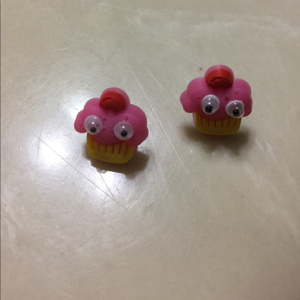 Googly eyed cupcake earrings