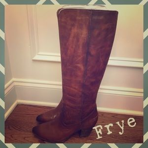 🎉FLASH SALE 🎉 FRYE Renee Seam Tall Boot Size 9