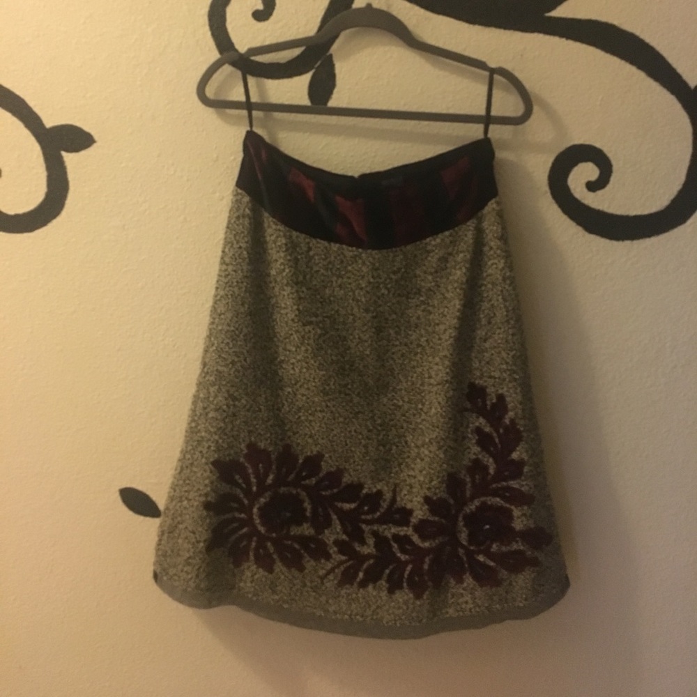 I am selling a Dolce appeal skirt.