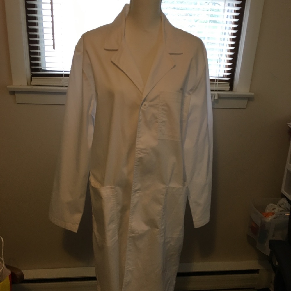 BNWT WOMENS lab coat