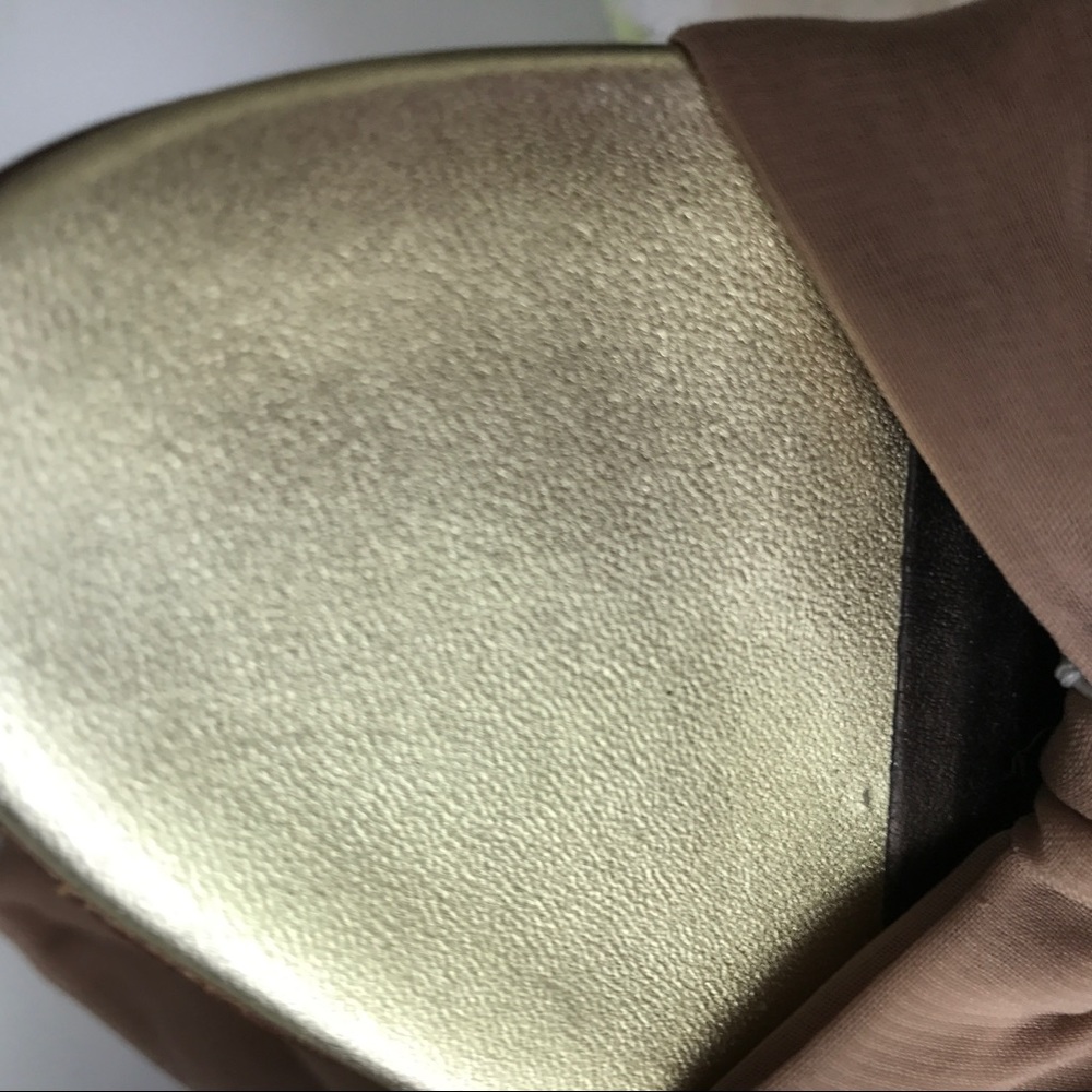 BCBGMAXAZRIA sandals. - Picture 7 of 8