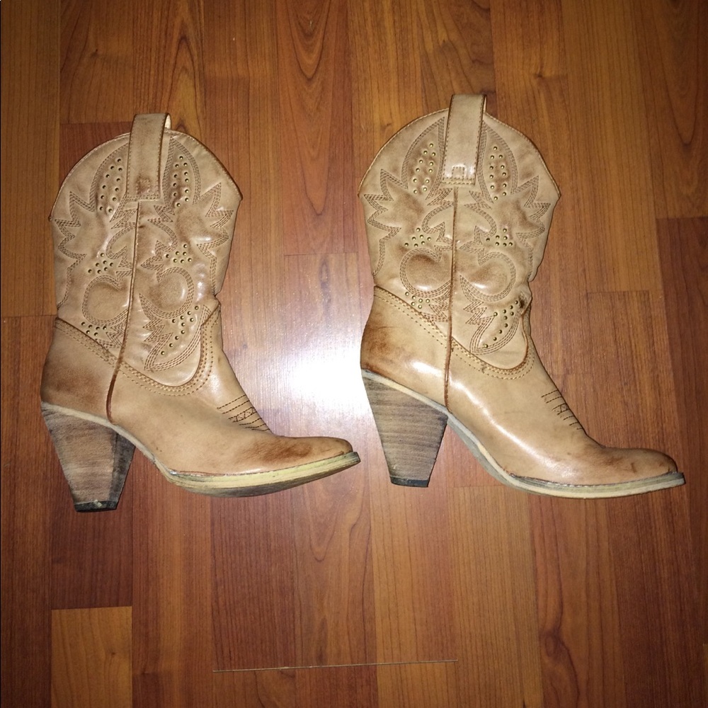 Very Volatile Studded Cowboy Boots 👢