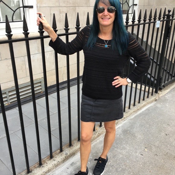 Meet your Posher, Stephanie - Picture 2 of 4