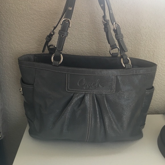 Coach patent leather purse - Picture 1 of 4