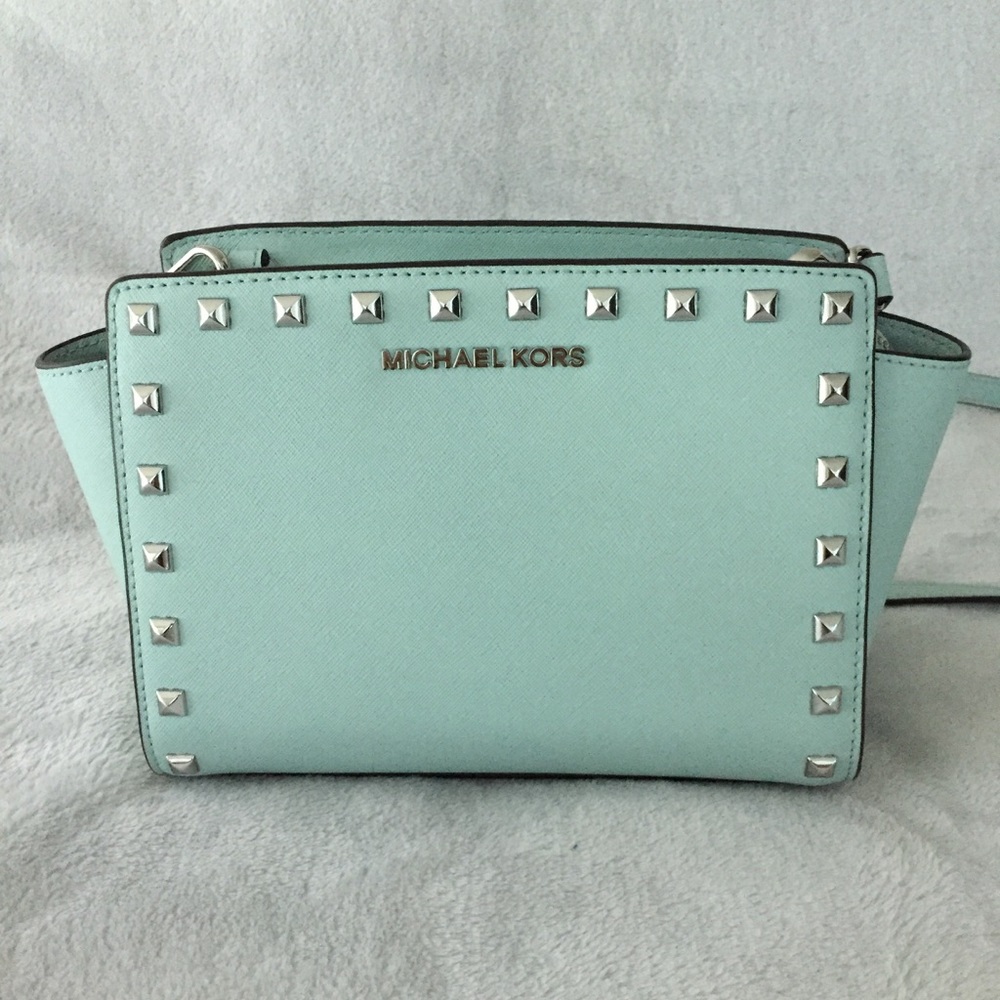 Michael Kors Selma Stud Medium Messenger - Celadon