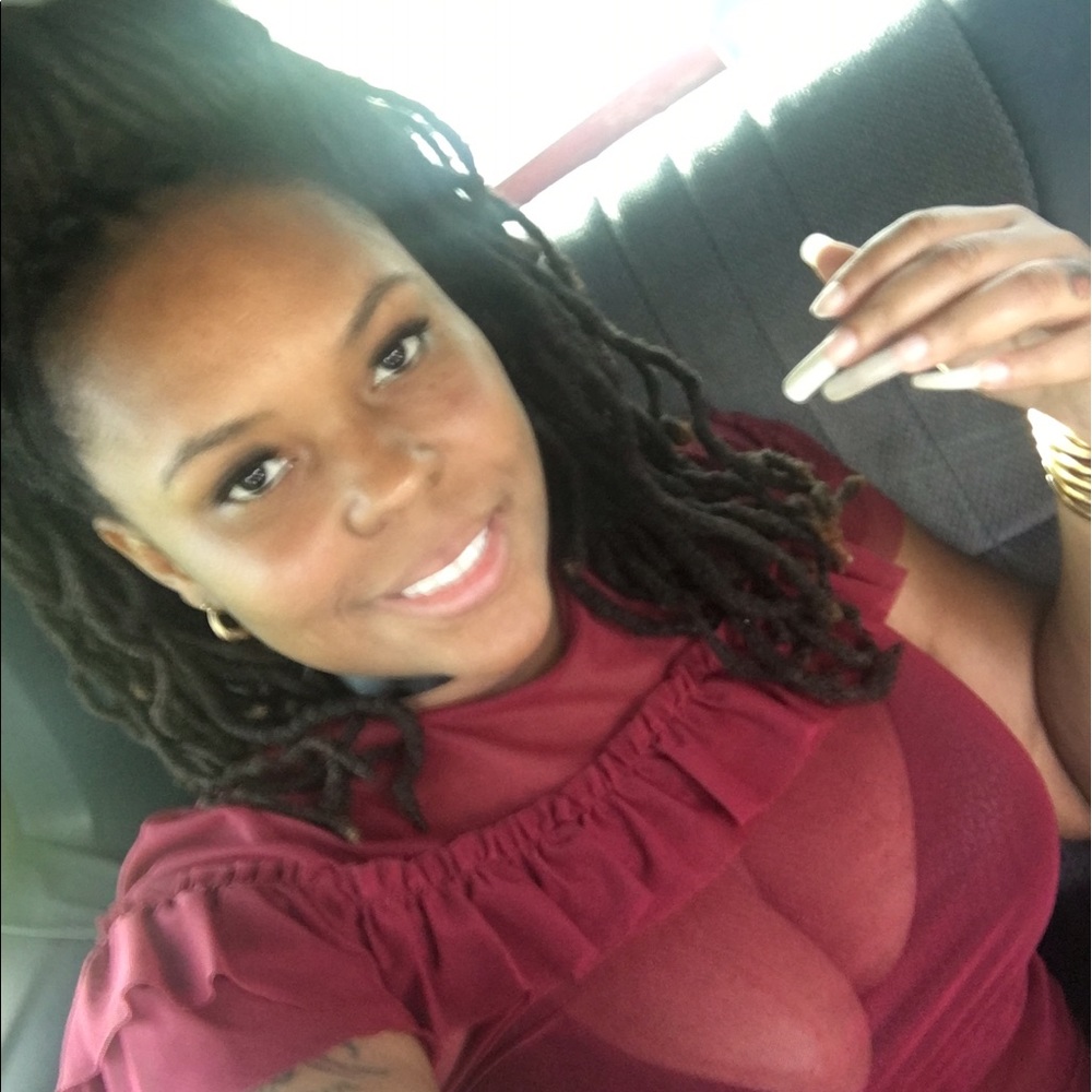 Meet your Posher, Janay