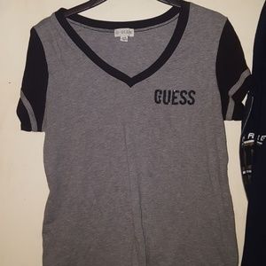 💋💋💎💎NEVER WORN GUESS tee-shirt