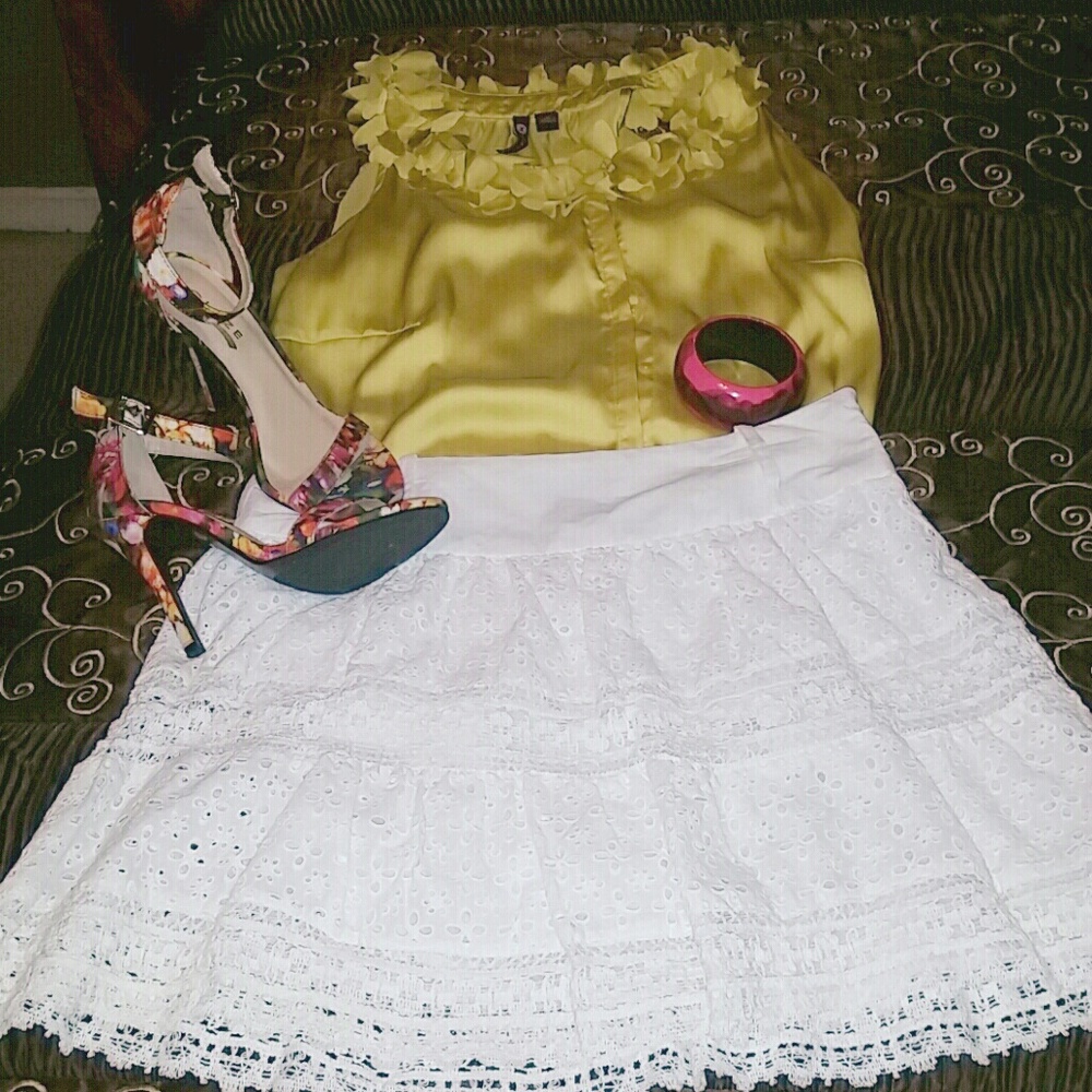 Wet Seal white lace mini skirt