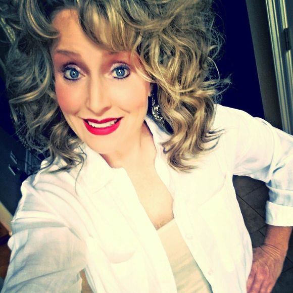 Meet your Posher, Dusty - Picture 1 of 1