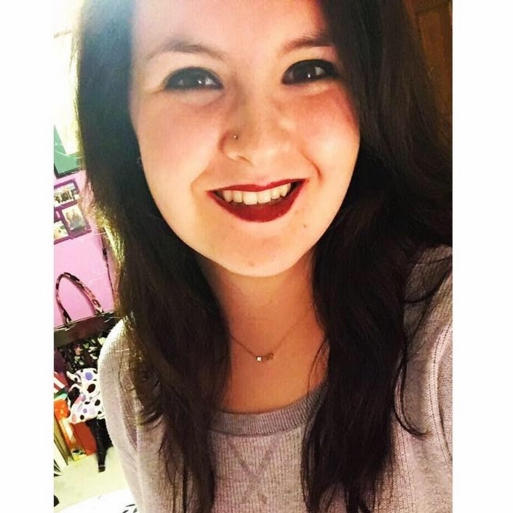 Meet your Posher, Alexis