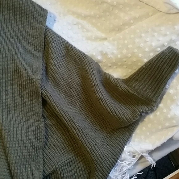 Olive cardigan ☆ LAST ONE! ☆ - Picture 7 of 8