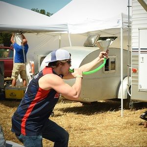 Meet your Posher, Levi