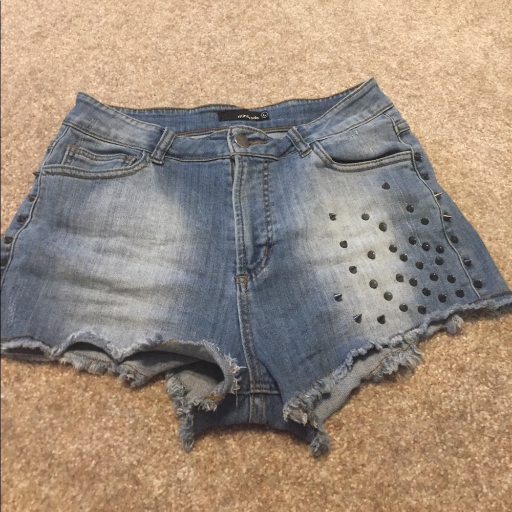 studded jean shorts!!!