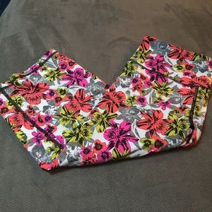 VSX Cropped Workout Pants