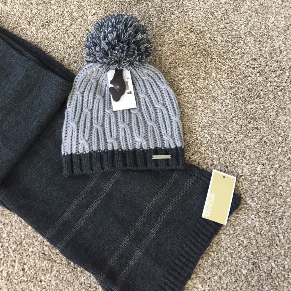 MK SCARF AND HAT