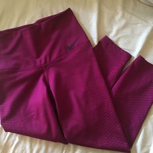 Nike Zonal Strength Training Capris 21" NWOT