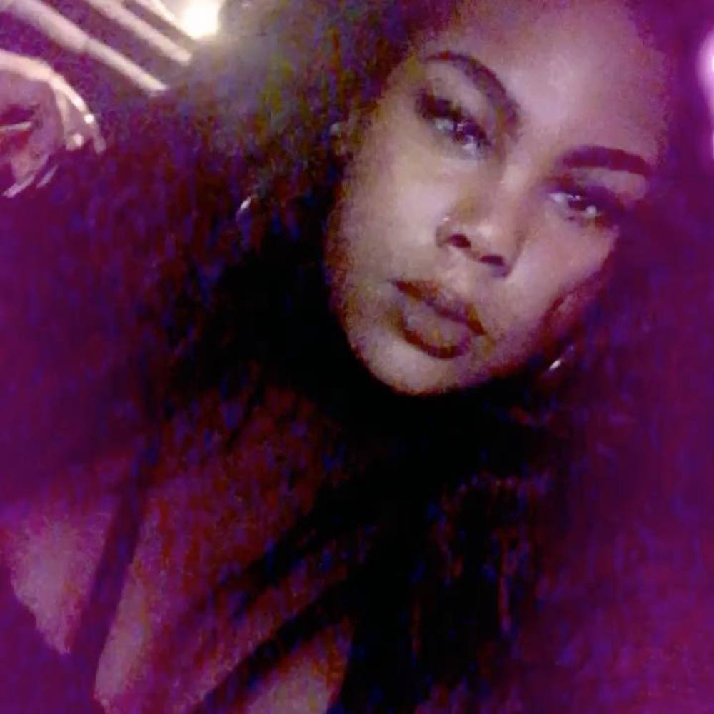 Meet your Posher, Simira