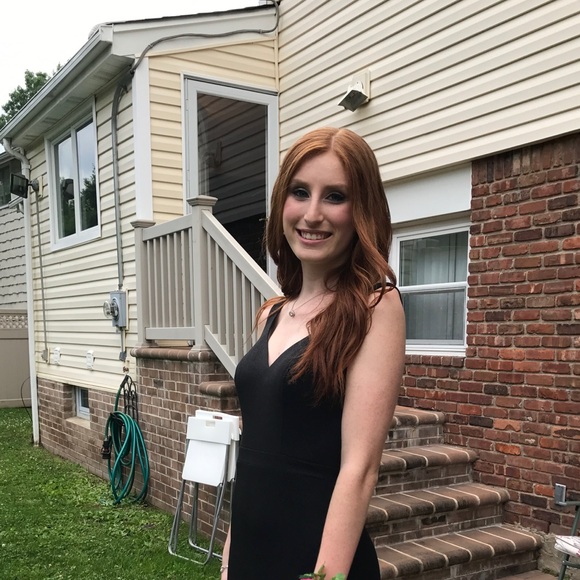 Meet your Posher, Lauren - Picture 1 of 1