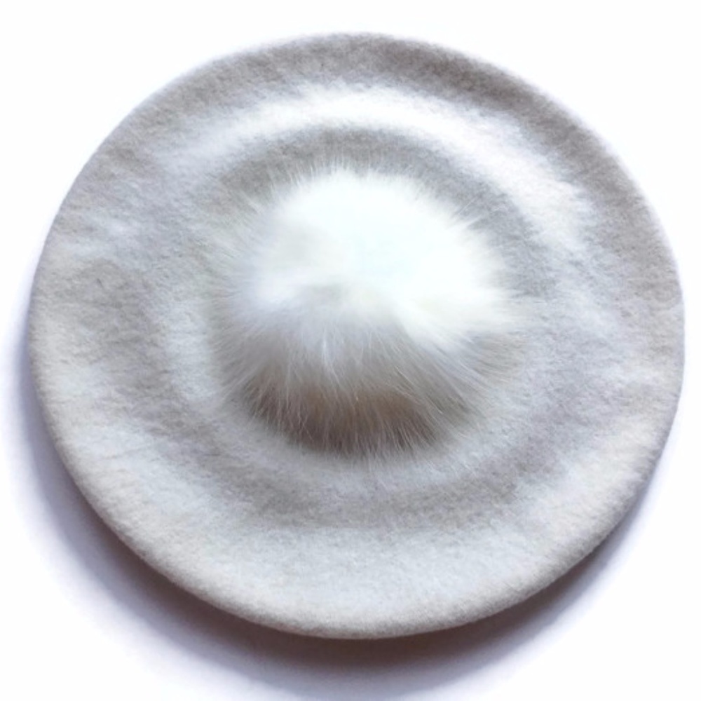 Studio Kokin White Hat with Pom Beret Circle