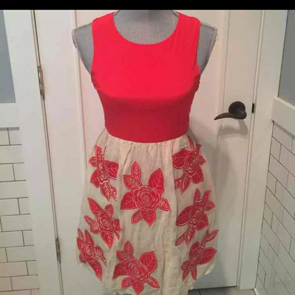 Alice + Olivia Red and Tan Rose Embroidered Dress