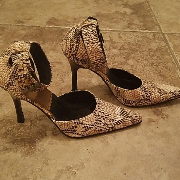 Bertinni Shoes - Bertinni Snake Print Heels