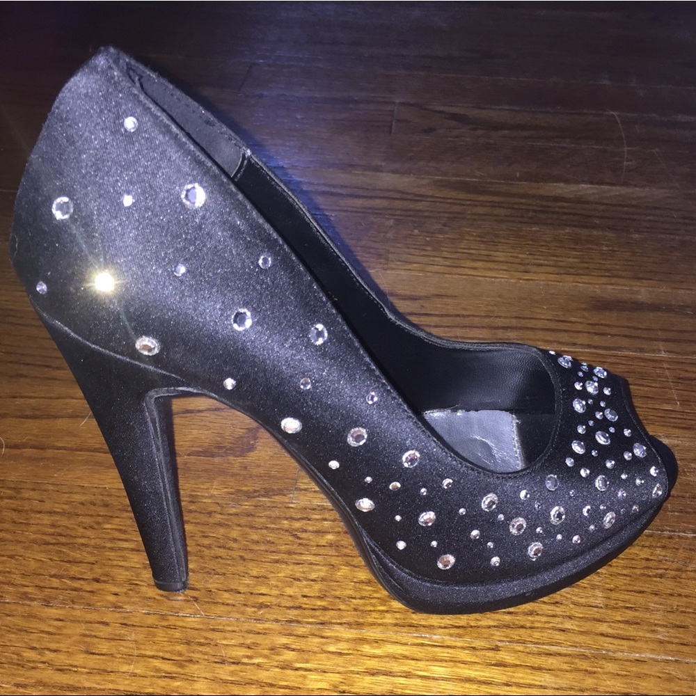 4 Inch Sparkled Black Pumps