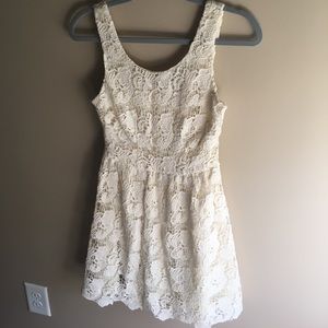 FRANCESCA'S COLLECTION cream colored lace dress