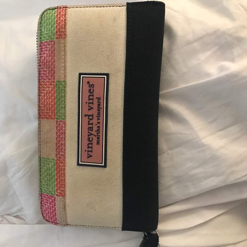 Vineyard vines wallet