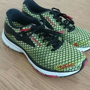 Worn Once---Brooks Tokyo Marathon LT Launch 3