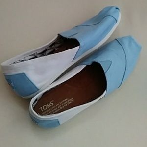 TOMS *Like NEW*