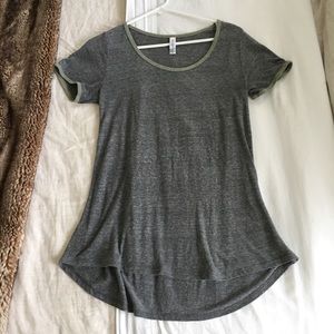 Lularoe Gray & Olive Classic Tee XS