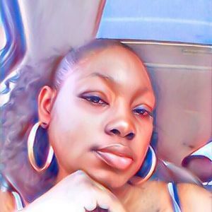 Meet your Posher, Dionne