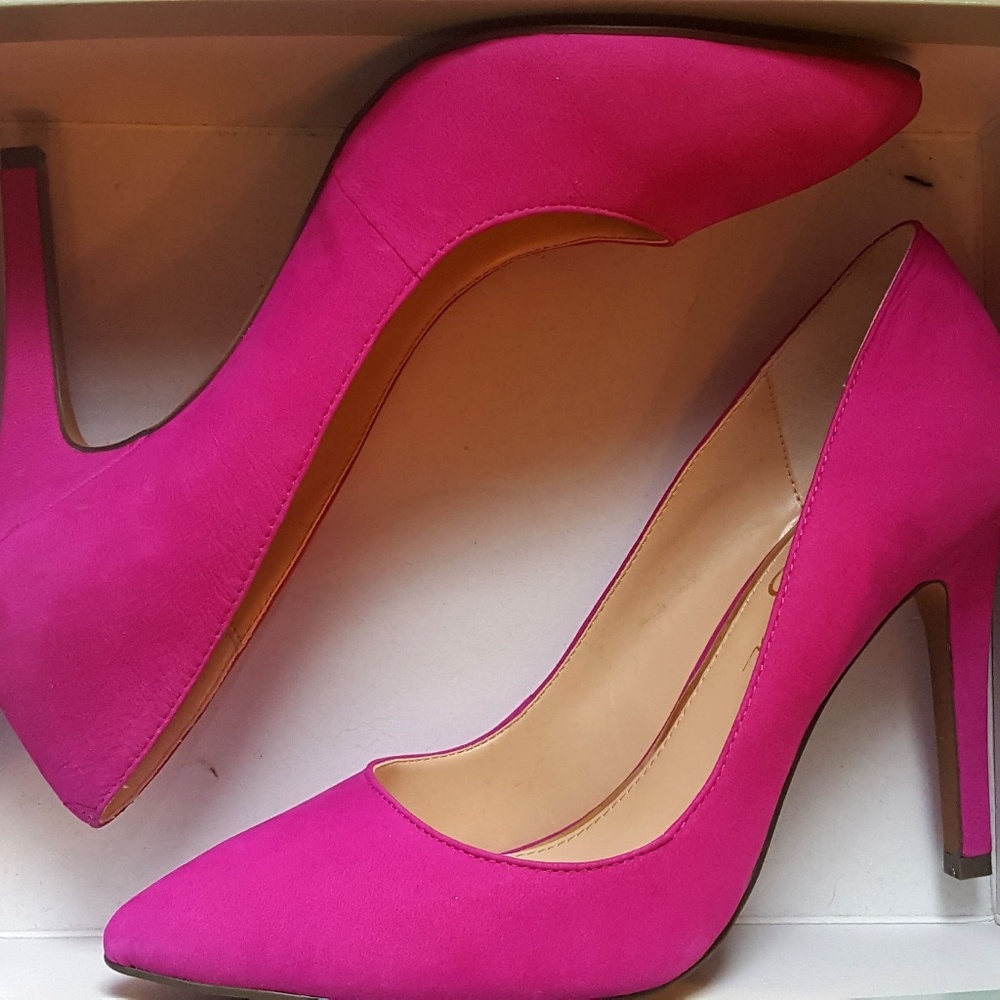 Jessica Simpson Pink suede pumps (NEW)