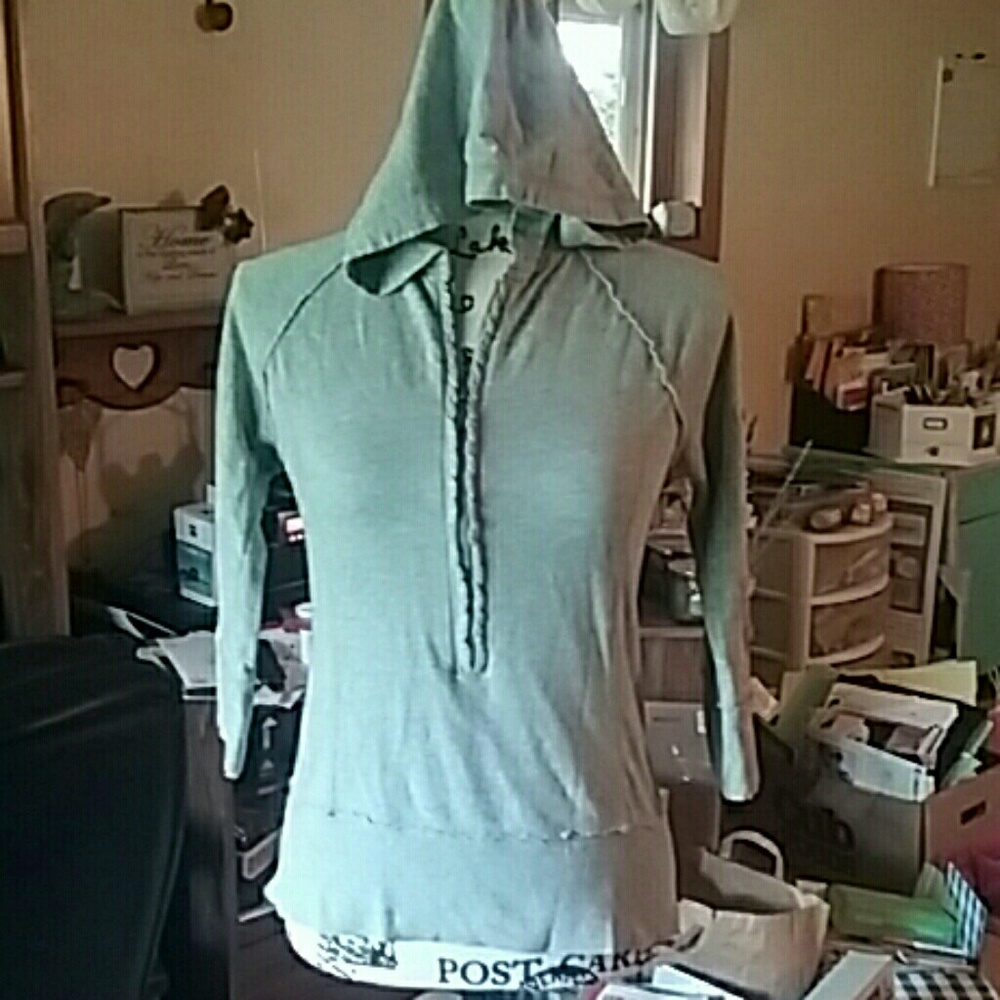 SO 1/4 sleeve sweater/top