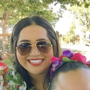 Meet your Posher, Alyssa