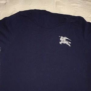 navy blue burberry tshirt