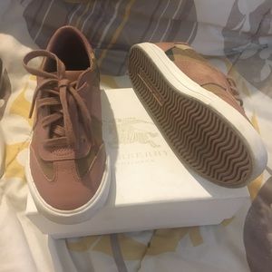 Burberry kids shoes