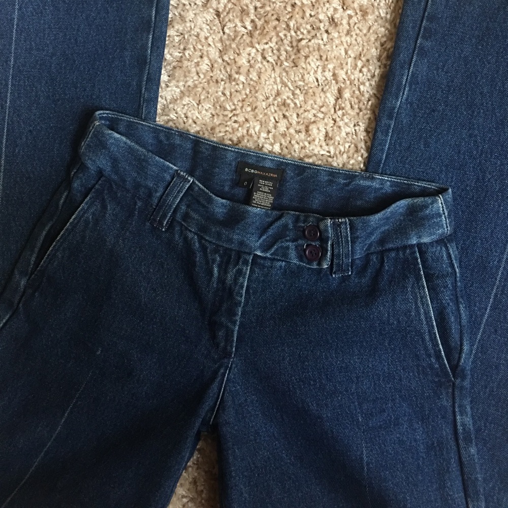 BCBG maxazria flared out jeans 👖