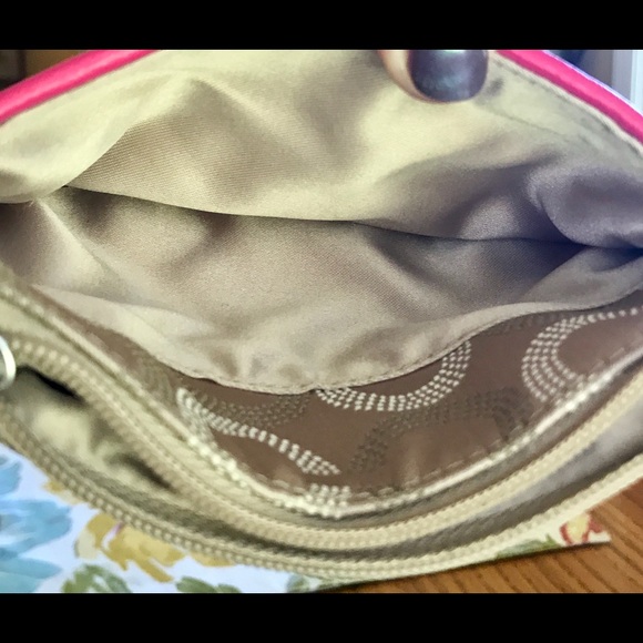 NWOT! 💕COACH DOT OP ART SMALL WRISTLET ❤️ - Picture 4 of 8