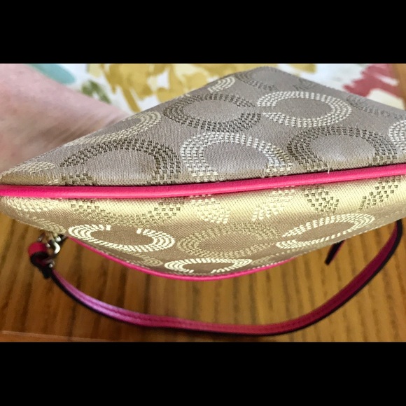 NWOT! 💕COACH DOT OP ART SMALL WRISTLET ❤️ - Picture 6 of 8