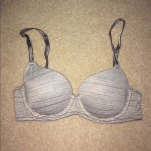 PINK Victoria's Secret 32B Wear Everywhere Bra