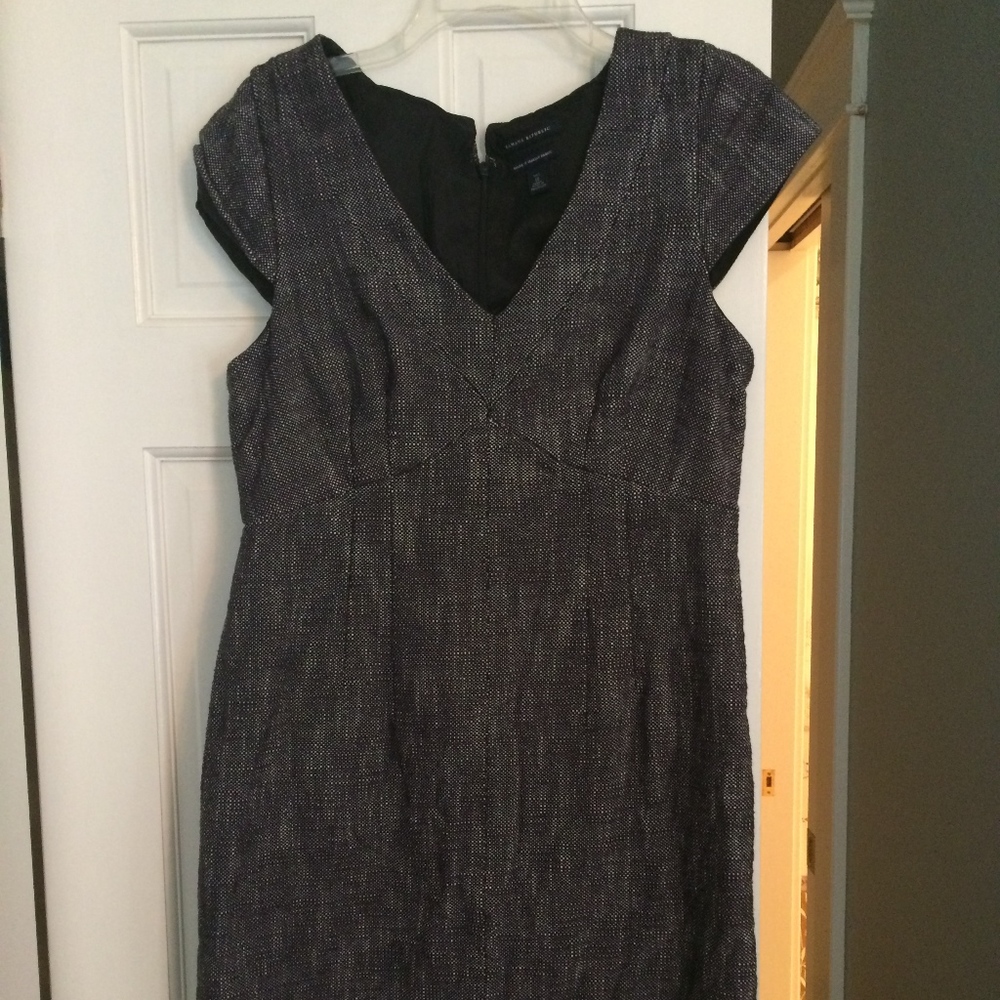 Banana Republic Size 14 V-neck Dress