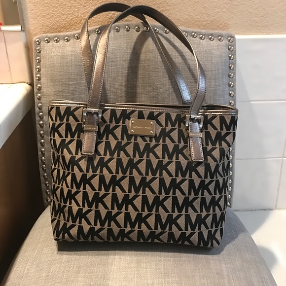 Michael Kors Handbags - Michael kors bag