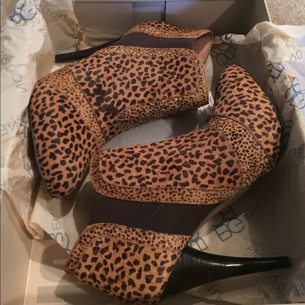 BRAND NEW BCBG booties