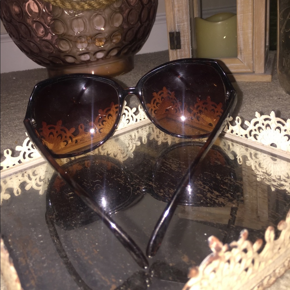 ✨SALE✨🎀Rocawear Sunglasses🎀 - Picture 3 of 4